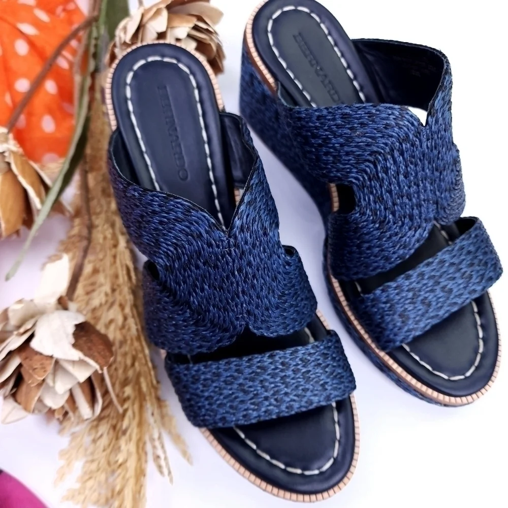 Bernardo Luxury Brand Blue Platform Wedge Sz 7m